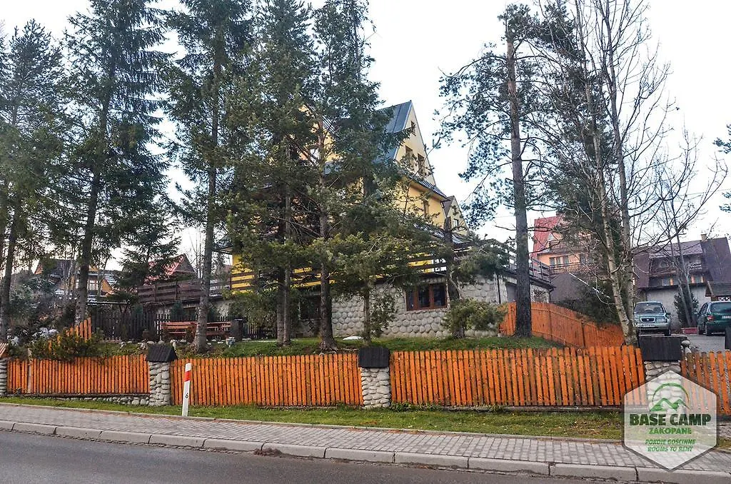 Homestay Base Camp Zakopane Apartment